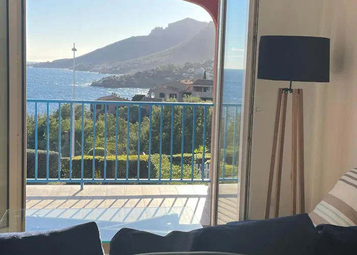Magnifique Vue Dans Avec Piscine Apartman